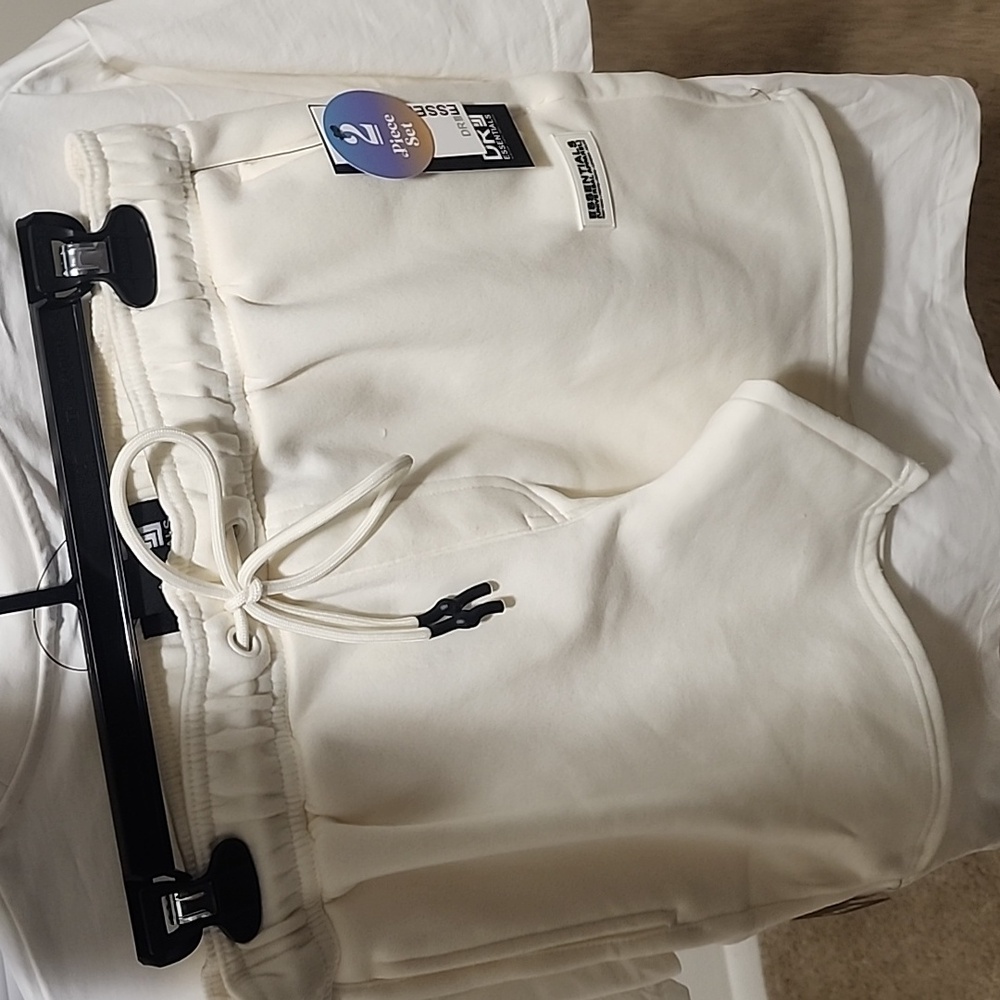 Essentials 2pcs - Picture 2 of 3